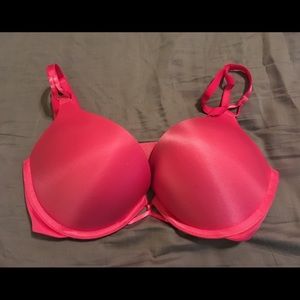 V.S. Bombshell bra 34C